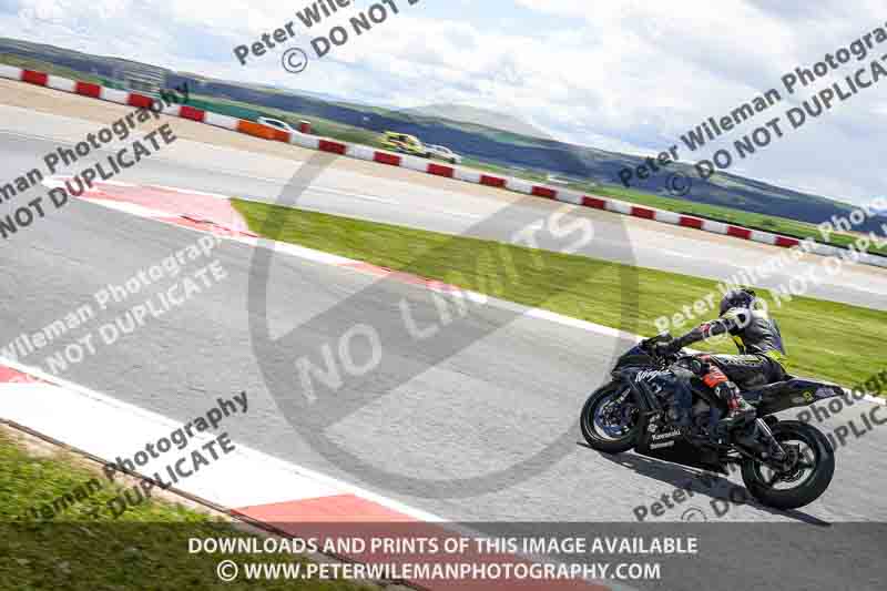 cadwell no limits trackday;cadwell park;cadwell park photographs;cadwell trackday photographs;enduro digital images;event digital images;eventdigitalimages;navarra;no limits trackdays;peter wileman photography;racing digital images;trackday digital images;trackday photos